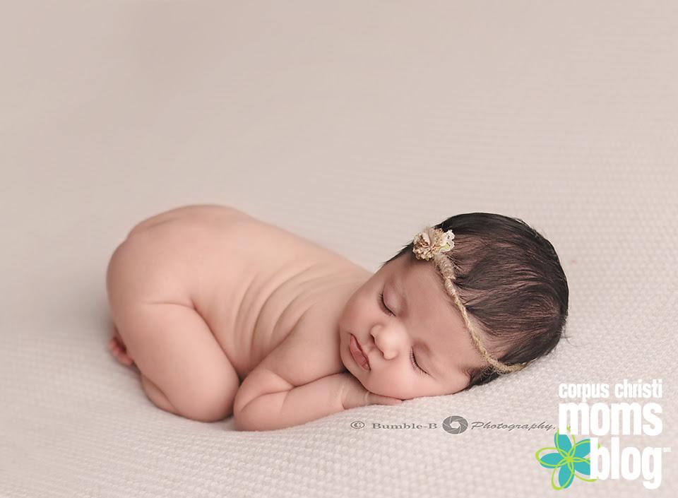 Naked Newborn Photo Pose- Bumble-B Photography- Corpus Chrsiti Moms Blog