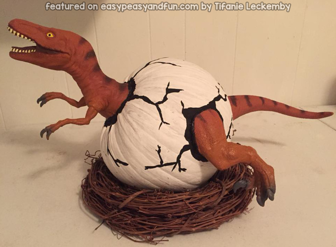 dinosaur egg : halloween : non carving pumpkin ideas : coastal bend mom collective