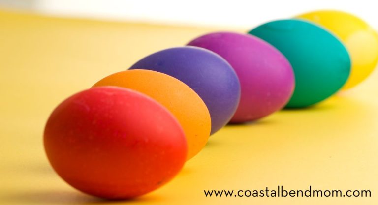Easiest Way to Dye Easter Eggs